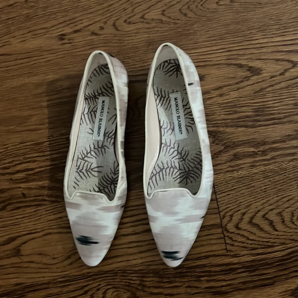 Vintage Manolo Blahnik Flats - Picture 3 of 4